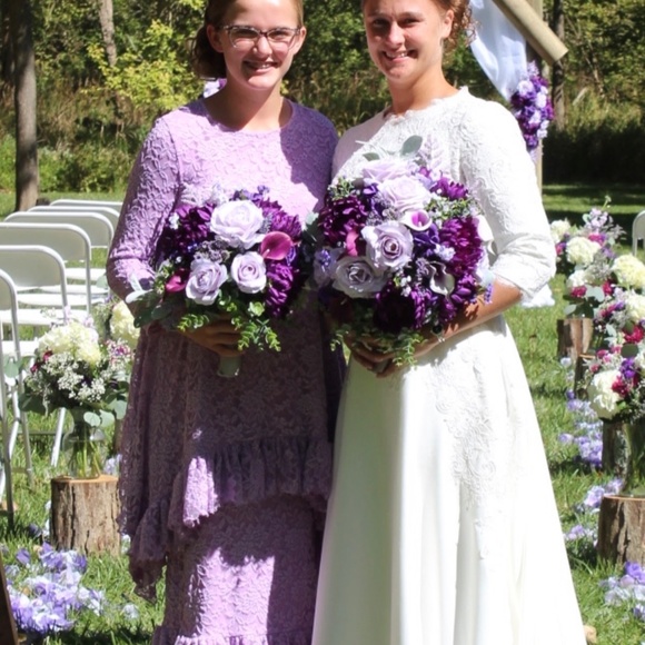 Skirt and shirt - Picture 2 of 2